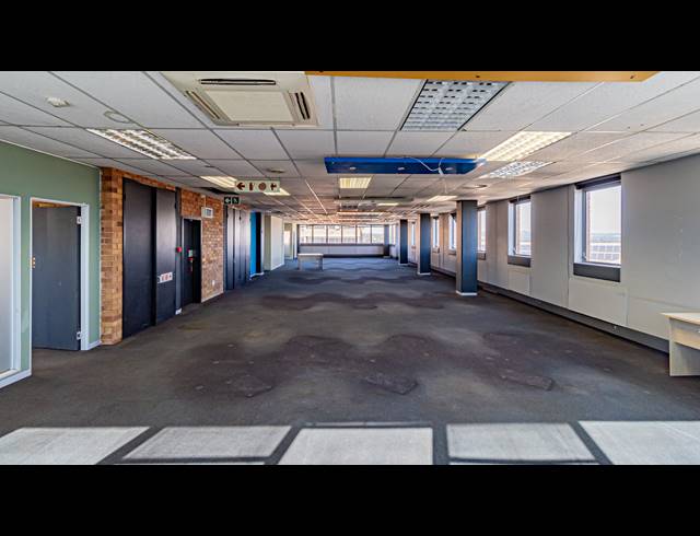 1,100M² OFFICE TO LET IN FERNDALE
